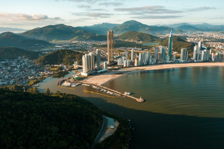Balneário Camboriú e Itapema: a nova fronteira do litoral de luxo brasileiro 